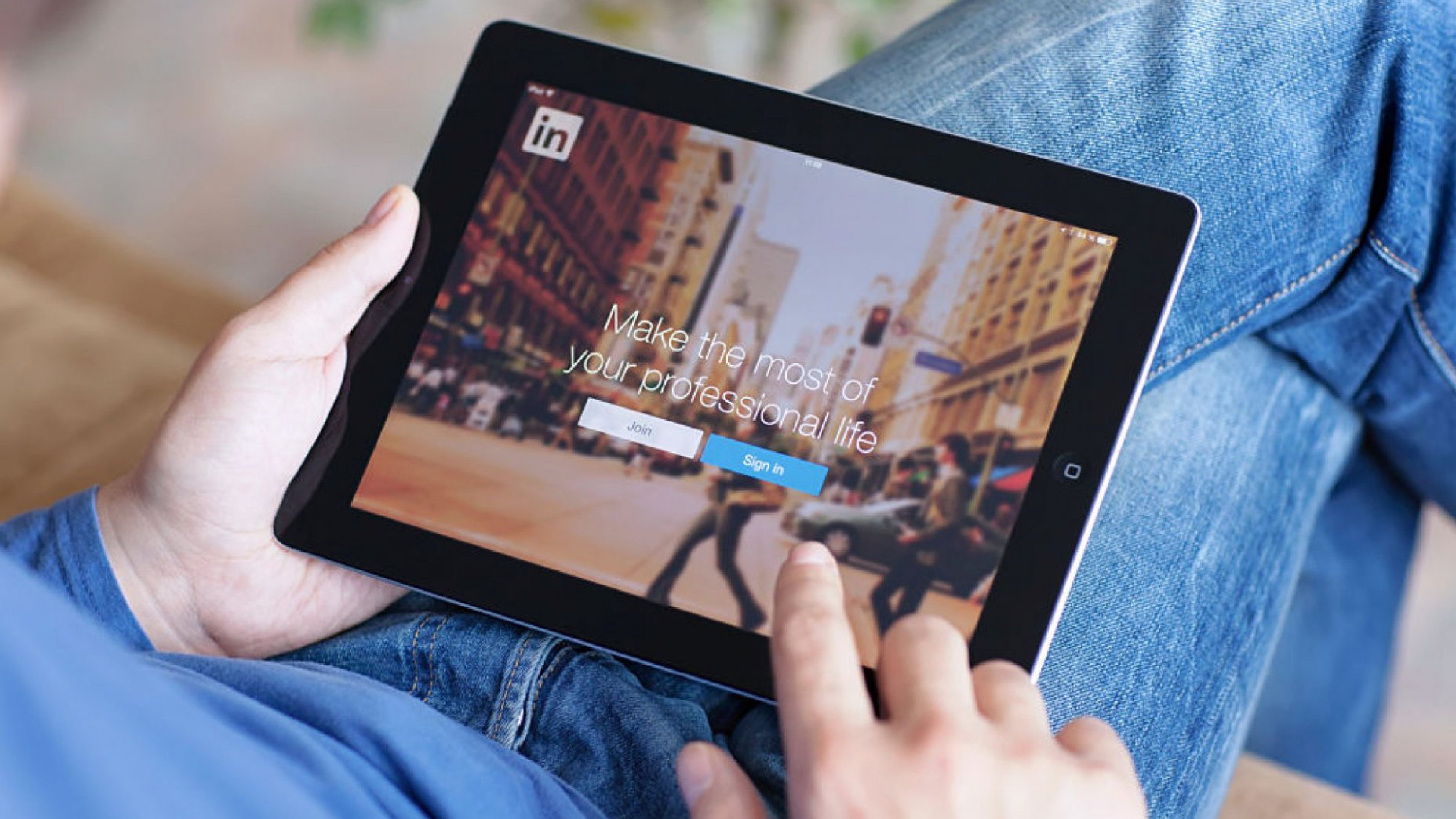 LinkedIn Rolls Out 2 New Features: `Stories' and Video Meetings