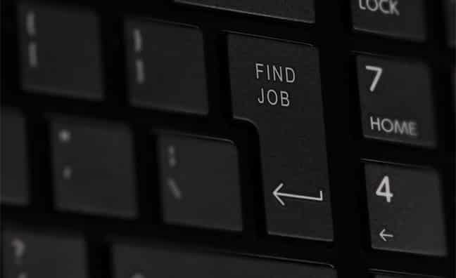 4 Signs It’s Time To Change Your Job (And 2 Signs It’s Not)