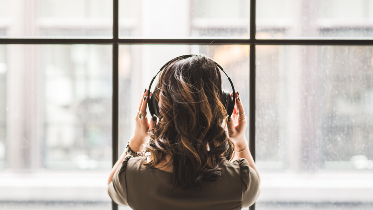 Here's How to Tell Within 5 Seconds if Listening to Music Will Make You More Effective at Work